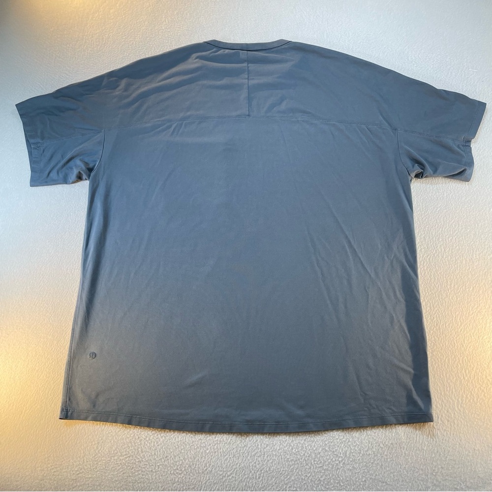 Lululemon Mens Activewear Chest Pocket T Shirt - Picture 5 of 9
